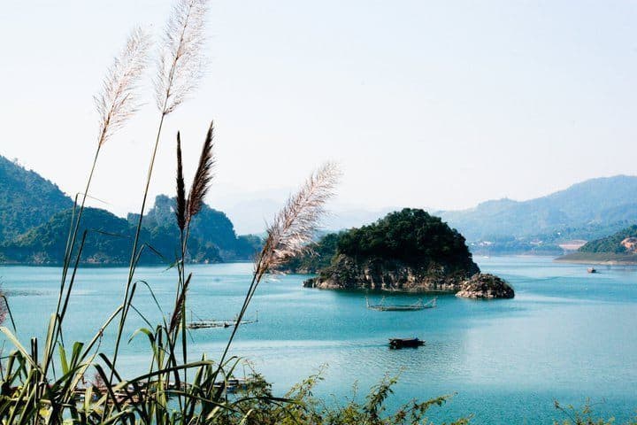 Cảnh hồ Thác Bờ