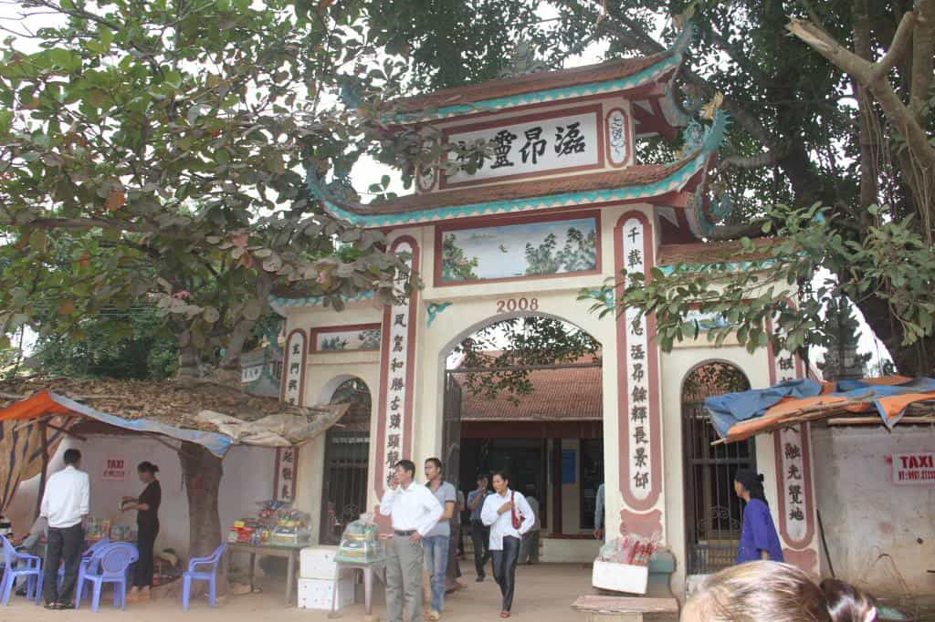 den suoi ngang