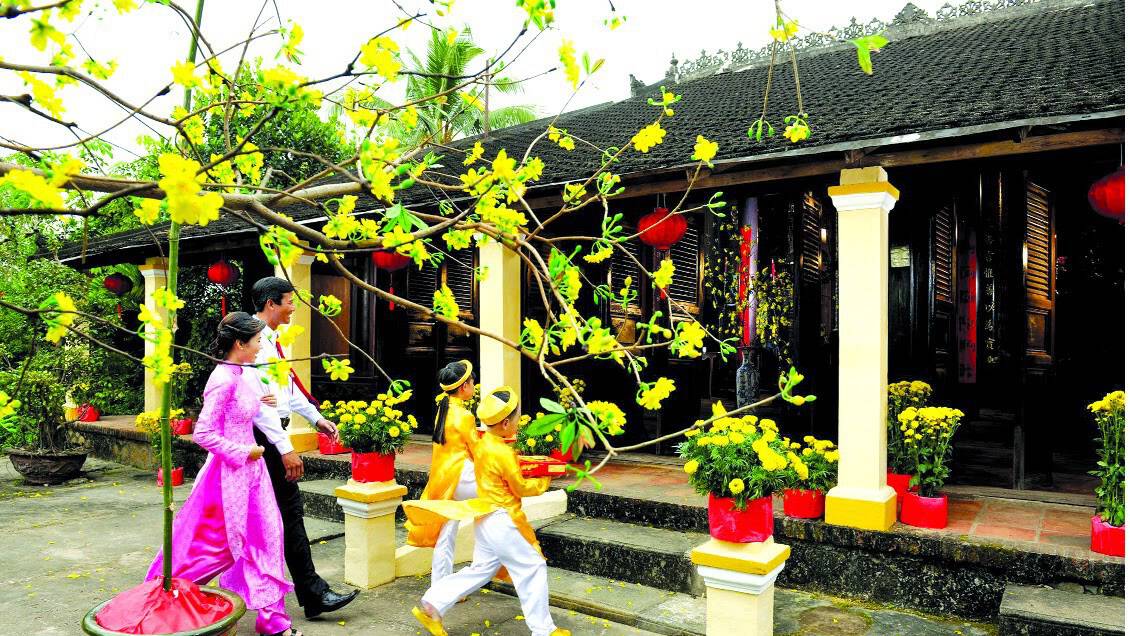 Chọn tuổi xông nhà năm 2017