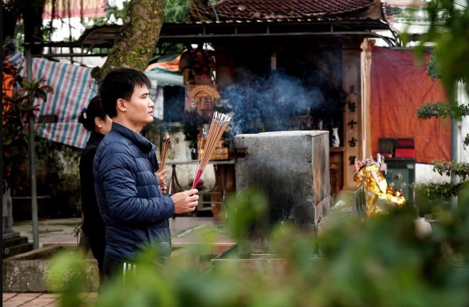 Người dân thường đến cầu nguyện những điều may mắn, tài lộc vào dịp đầu năm và đến trả lễ vào dịp cuối năm.